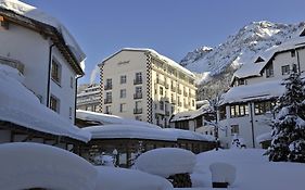 Hotel Schweizerhof  4*